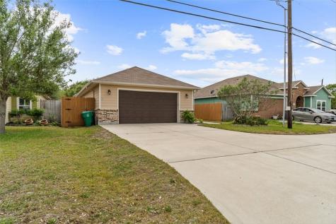 623 W Deberry Avenue Aransas Pass TX 78336