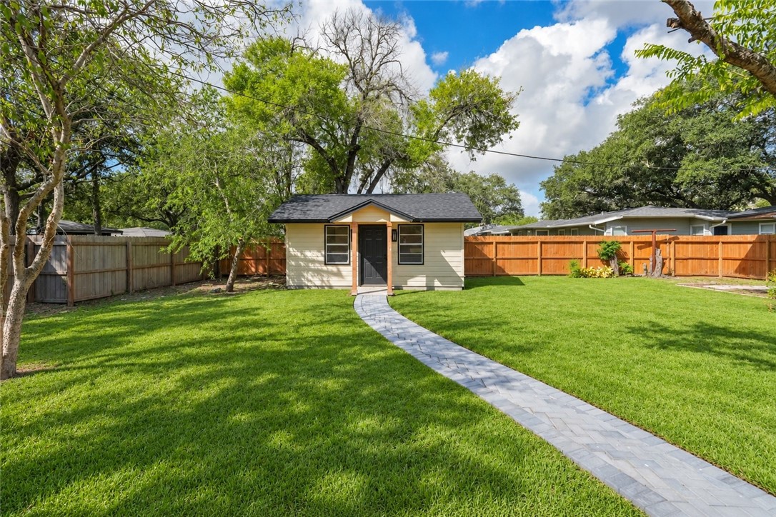 301 Pasadena Place Corpus Christi TX 78411