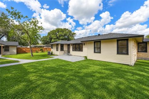 301 Pasadena Place Corpus Christi TX 78411
