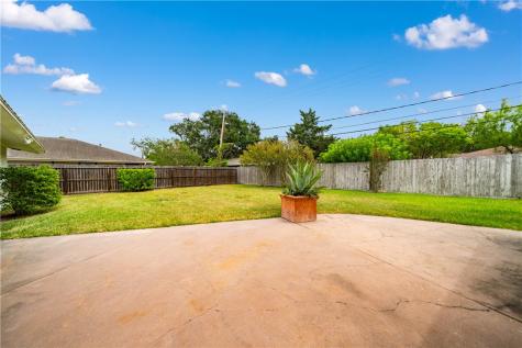 353 Bermuda Place Corpus Christi TX 78411