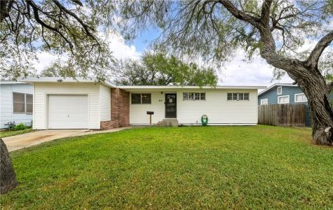 317 S Chiltipin Street Sinton TX 78387