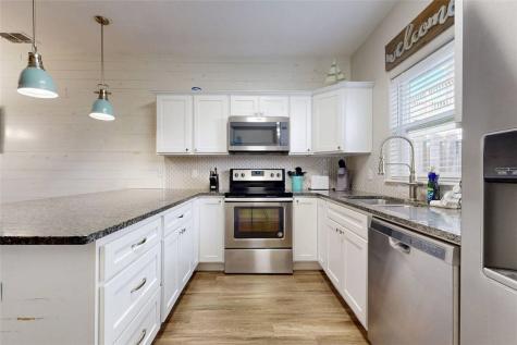 1813 S 11th Street 302 Port Aransas TX 78373