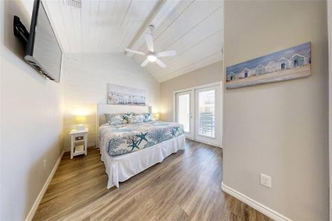 1813 S 11th Street 302 Port Aransas TX 78373