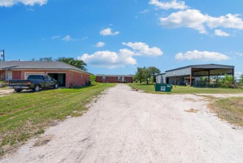 1527 N Fm 738 Orange Grove TX 78372