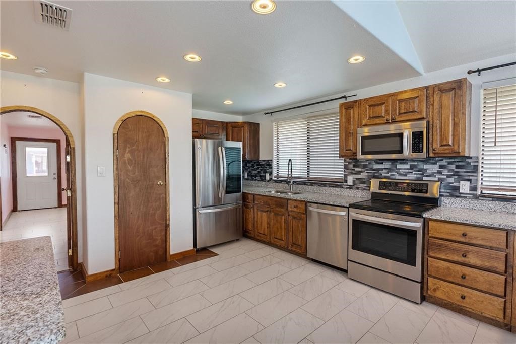 720 S Magnolia Street Rockport TX 78382