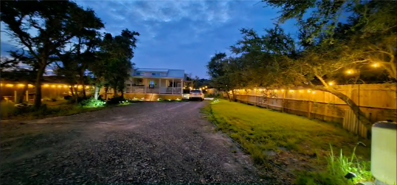 1917 Monkey Rockport TX 78382