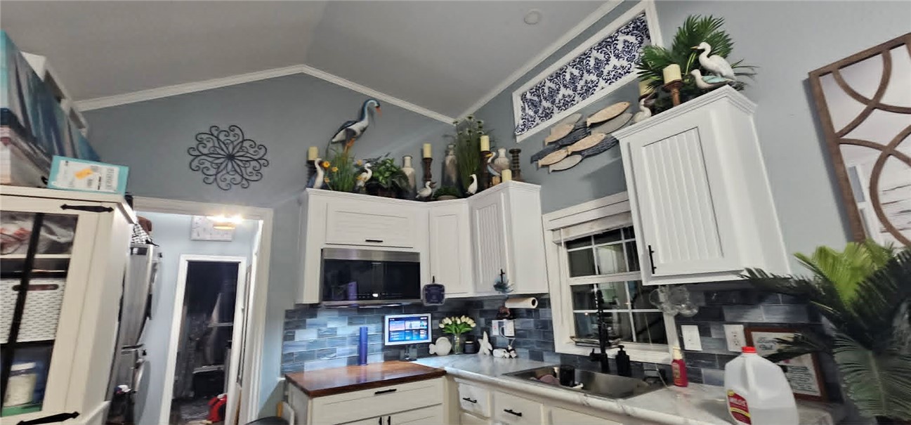 1917 Monkey Rockport TX 78382