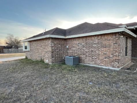 211 E Joseph Street Hebbronville TX 78361