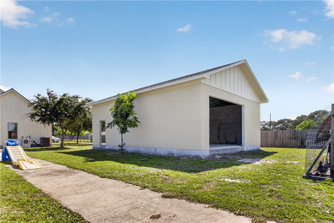 1056 Glenoak Drive Corpus Christi TX 78418