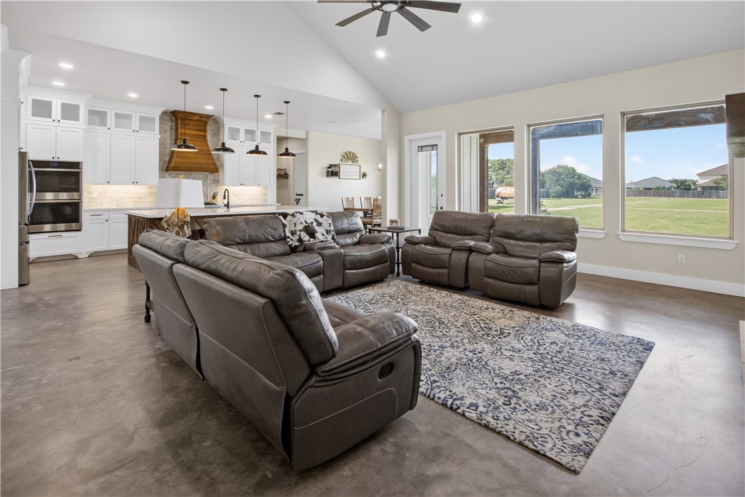 1056 Glenoak Drive Corpus Christi TX 78418