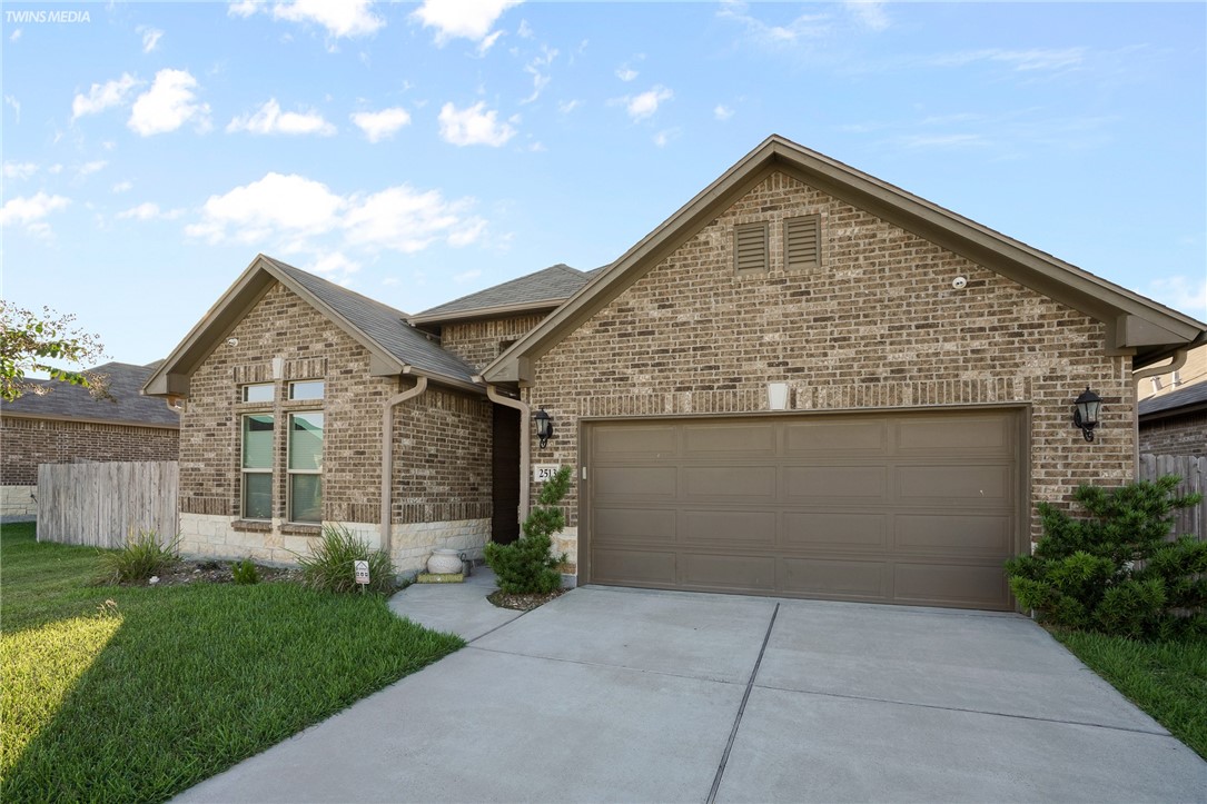 2513 Las Estrellas Street Corpus Christi TX 78414