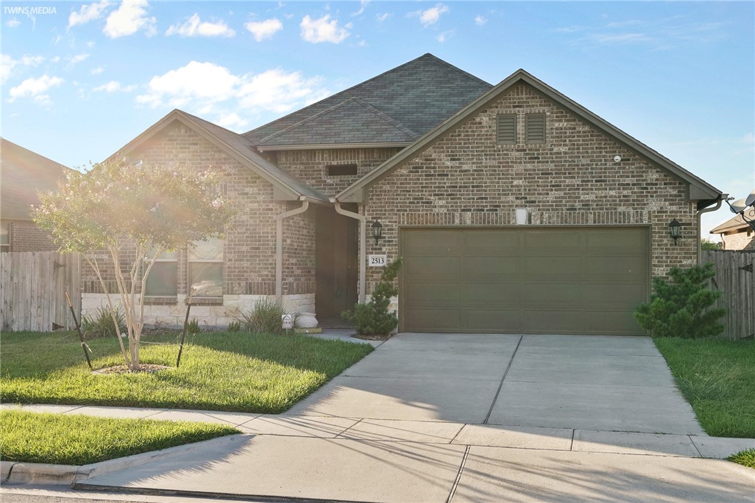 2513 Las Estrellas Street Corpus Christi TX 78414