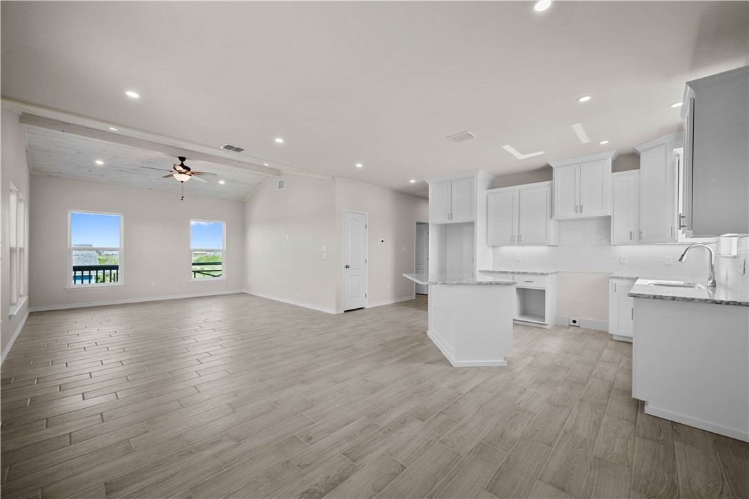 233 W Club Oak Rockport TX 78382