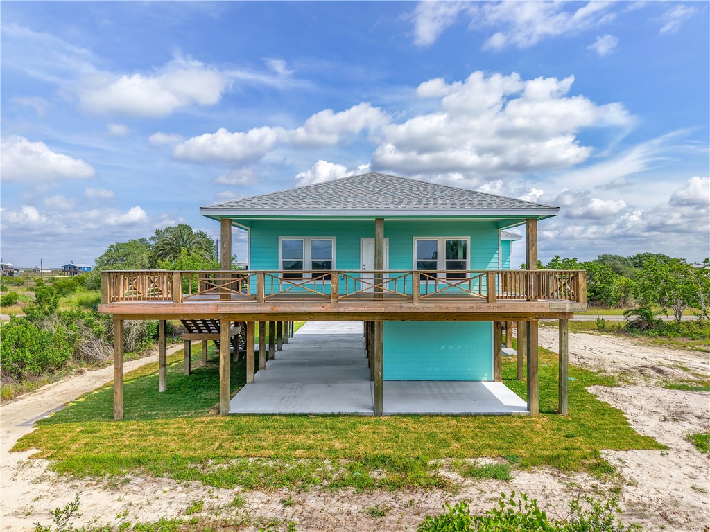 233 W Club Oak Rockport TX 78382