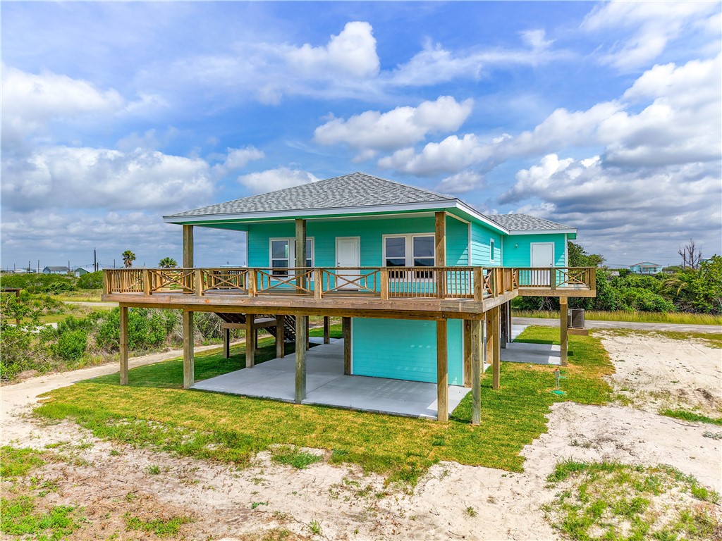 233 W Club Oak Rockport TX 78382