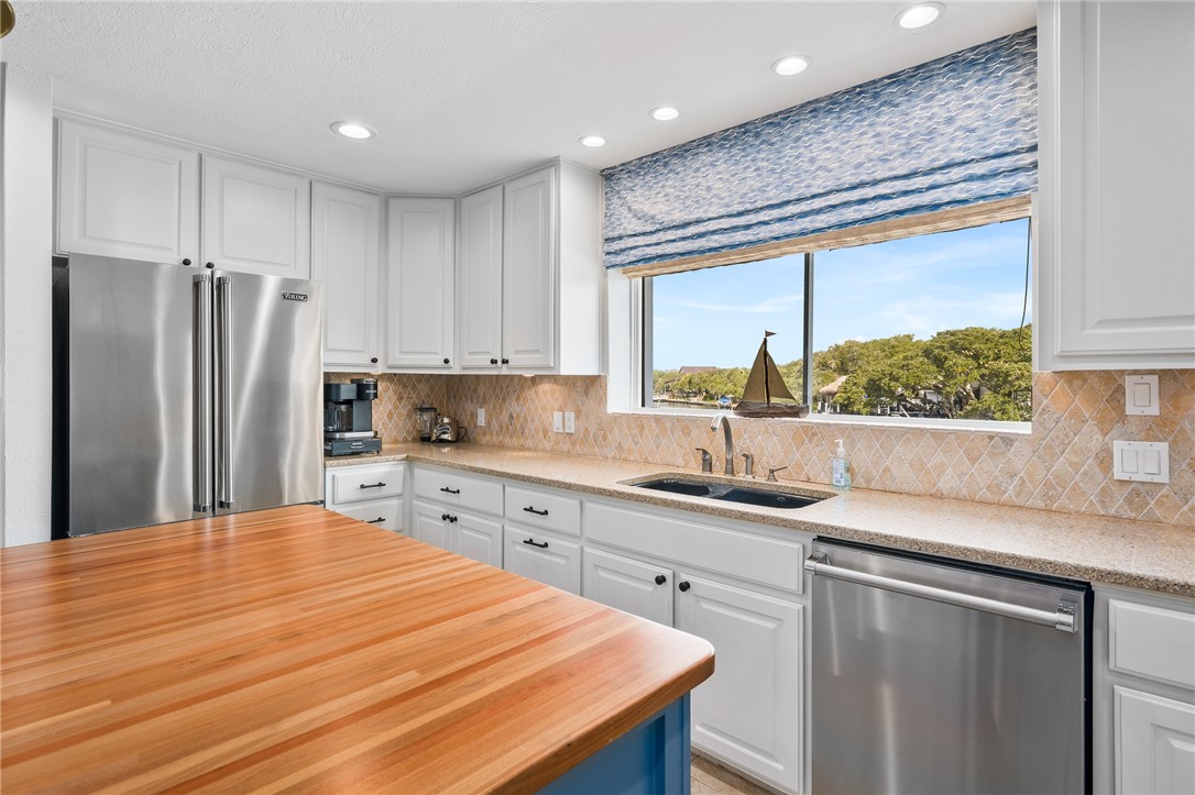 2301 Lakeside Court Rockport TX 78382