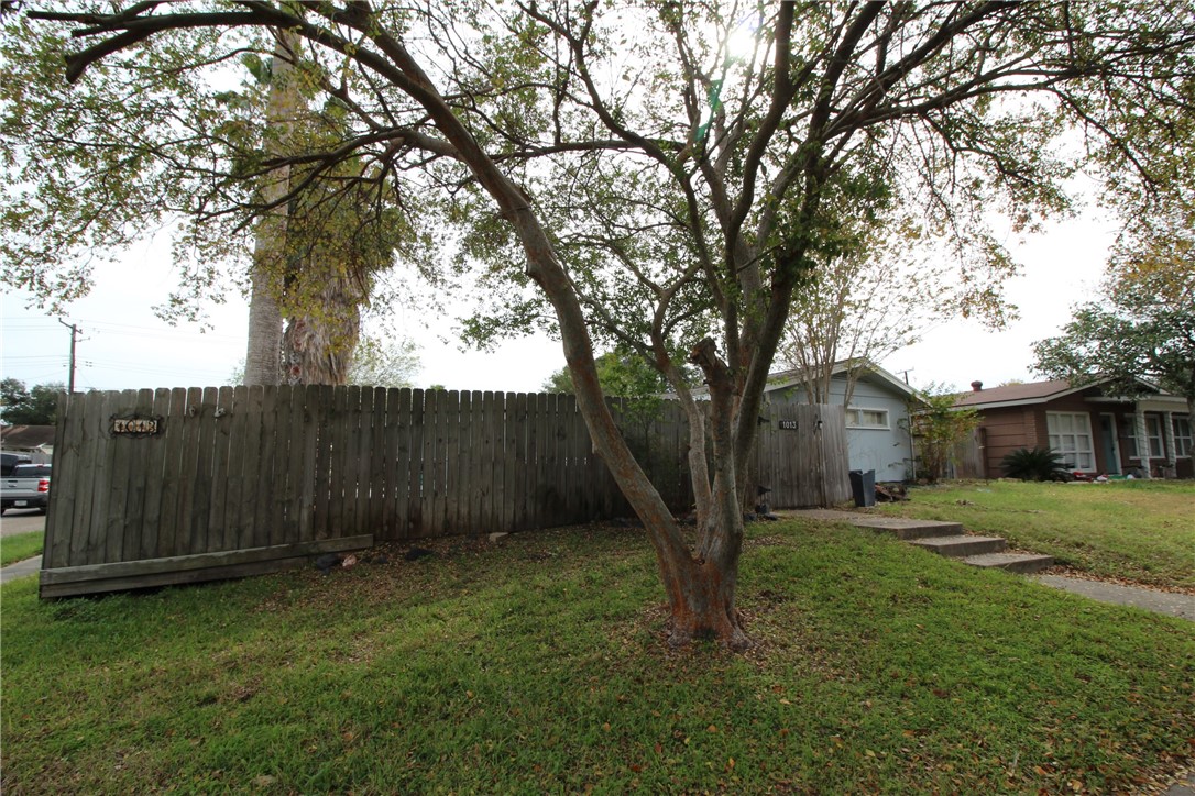 1013 Miramar Place Corpus Christi TX 78411