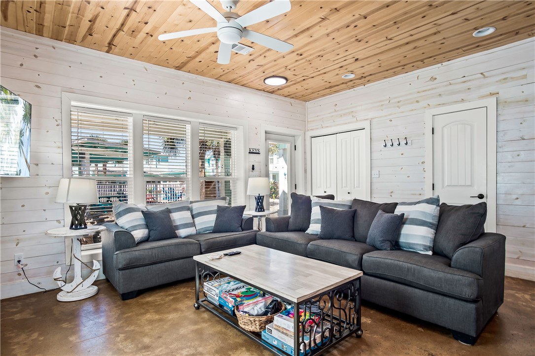 2120 S 11th Street #503 Port Aransas TX 78373