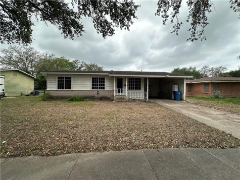 332 Woodlawn Street Sinton TX 78387
