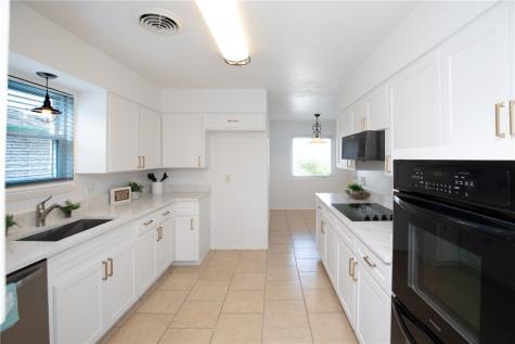 726 Meadowbrook Drive Corpus Christi TX 78412