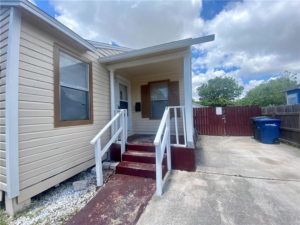 233 Eastgate Drive Corpus Christi TX 78408