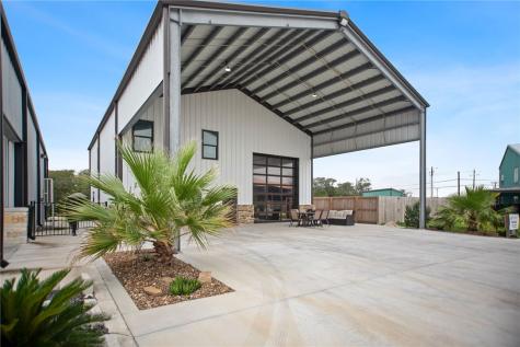 72 Circle Hook Port O'Connor TX 77982