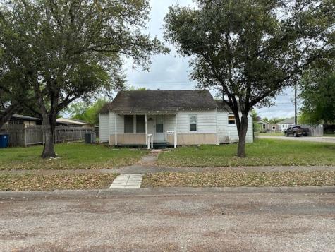 702 E Main Street Sinton TX 78387