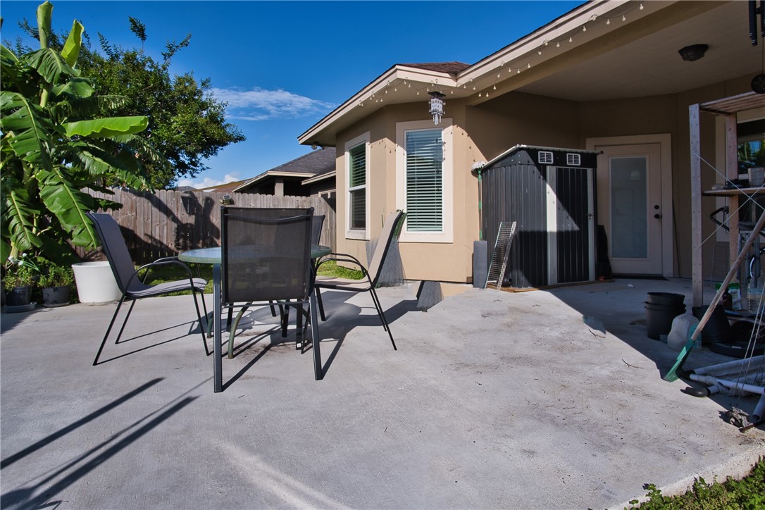 8229 Merlin Place Corpus Christi TX 78414