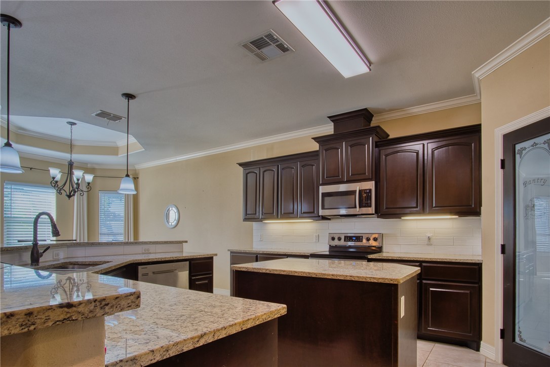 8229 Merlin Place Corpus Christi TX 78414