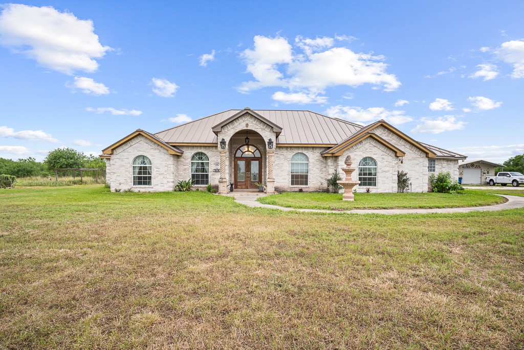 668 County Road 137 Alice TX 78332
