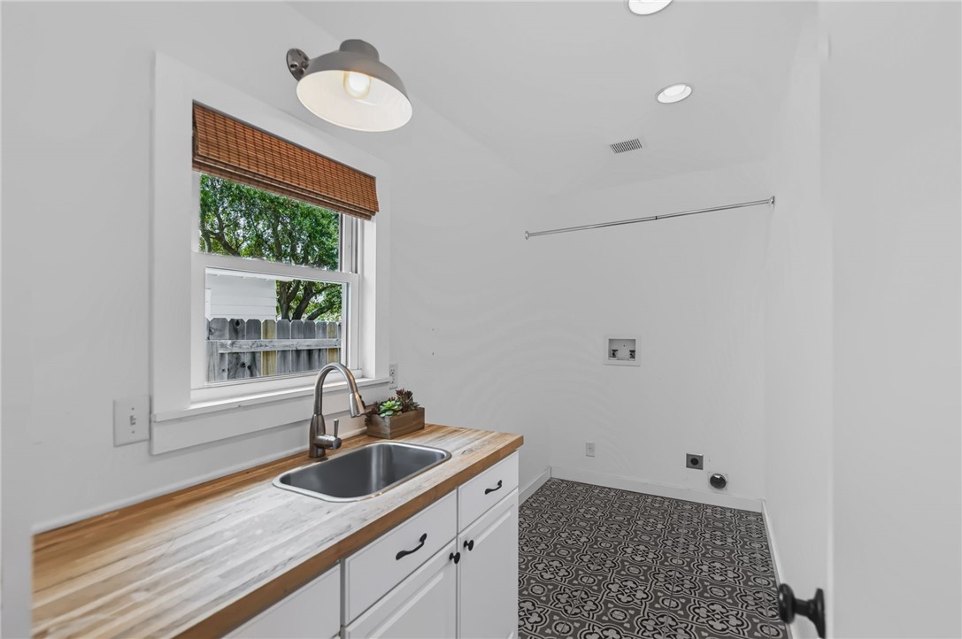 329 Laurel Drive Corpus Christi TX 78404