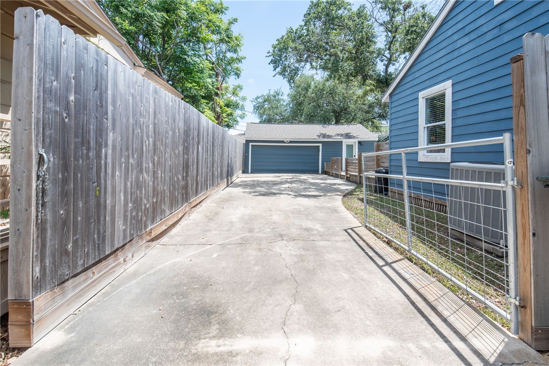 329 Laurel Drive Corpus Christi TX 78404