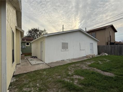 3001 Ruth Street Corpus Christi TX 78405