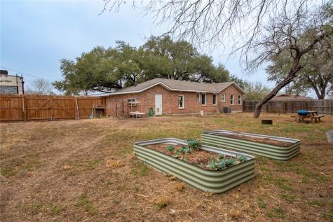 1711 N Washington Street Beeville TX 78102
