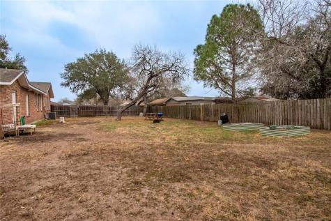 1711 N Washington Street Beeville TX 78102