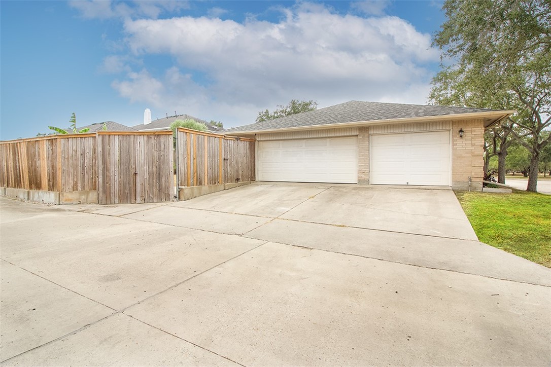 7002 Chiswick Drive Corpus Christi TX 78413