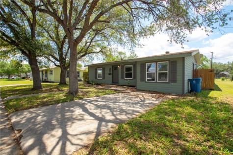 920 E Lewis Street Sinton TX 78387