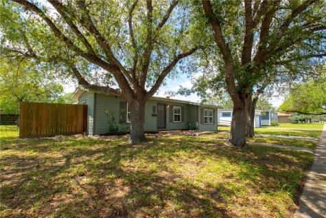 920 E Lewis Street Sinton TX 78387