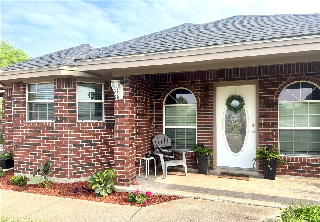 332 County Road 471 Alice TX 78332