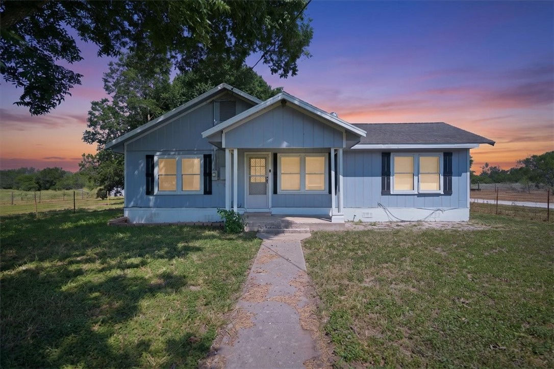 171 County Road 325 George West TX 78022