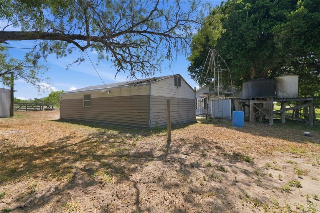 171 County Road 325 George West TX 78022