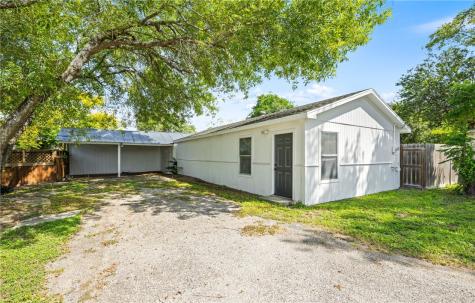 514 W 4th Street Sinton TX 78387