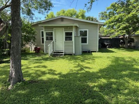 1021 E B Avenue Kingsville TX 78363
