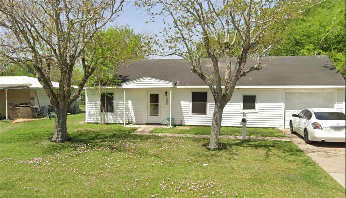 117 Massanet Street Port Lavaca TX 77979