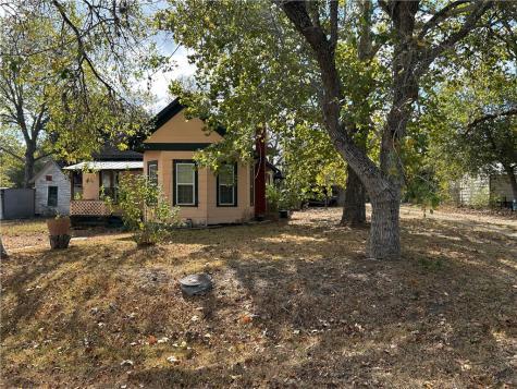 547 W Franklin Street Goliad TX 77963