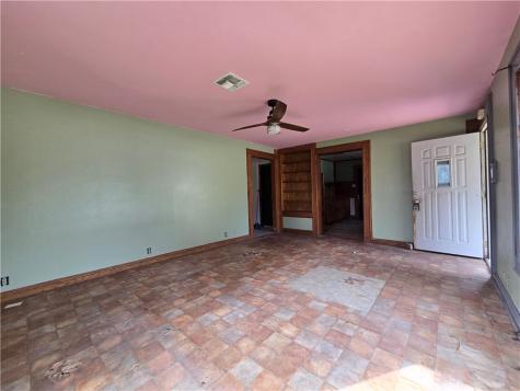 305 Laredo Street Freer TX 78357