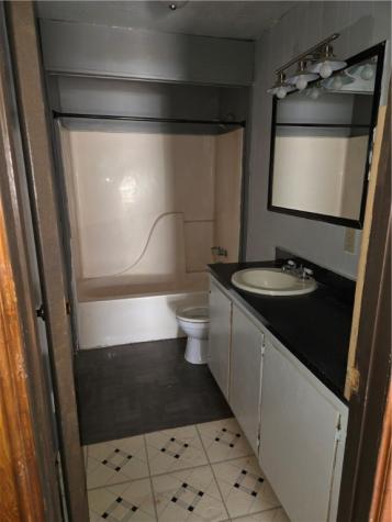 305 Laredo Street Freer TX 78357
