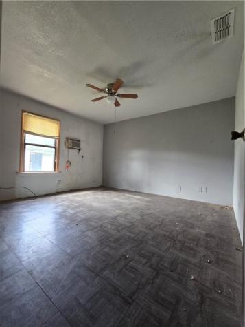 305 Laredo Street Freer TX 78357