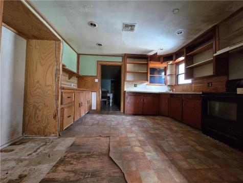 305 Laredo Street Freer TX 78357