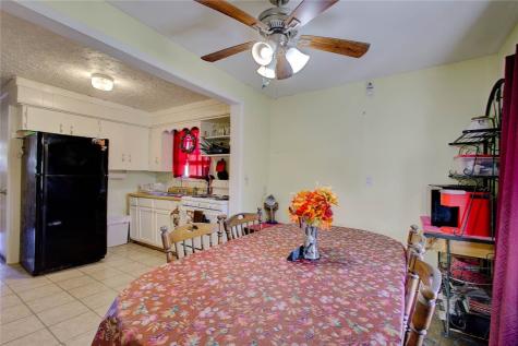 940 Dolores Street Corpus Christi TX 78405